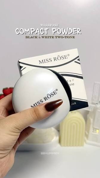 Miss Rose Black & White Two-Tone compact Powder